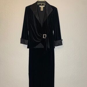 Vintage Black Velvet 2-Piece Skirt Suit | Rhinestone Buckle Jacket | Chic